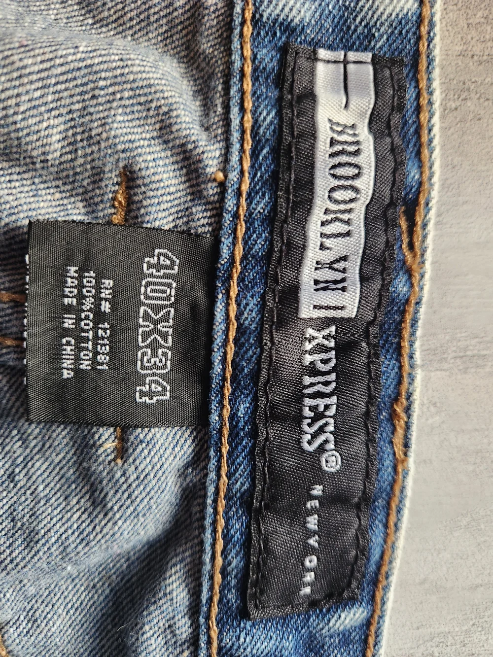 Men's Distressed Straight-Leg Blue Jeans